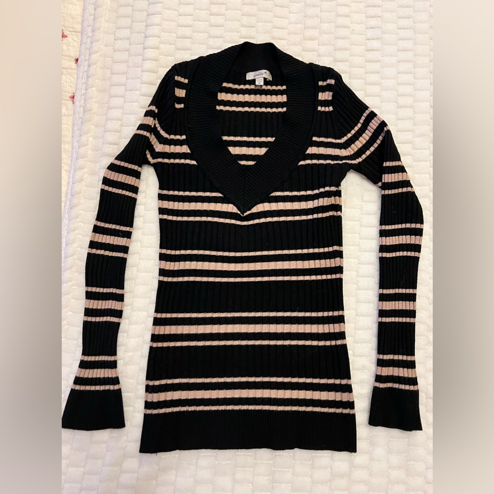 Women’s ribbed sweater